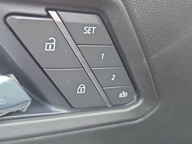 2026 GMC Canyon AT4 - Photo 11