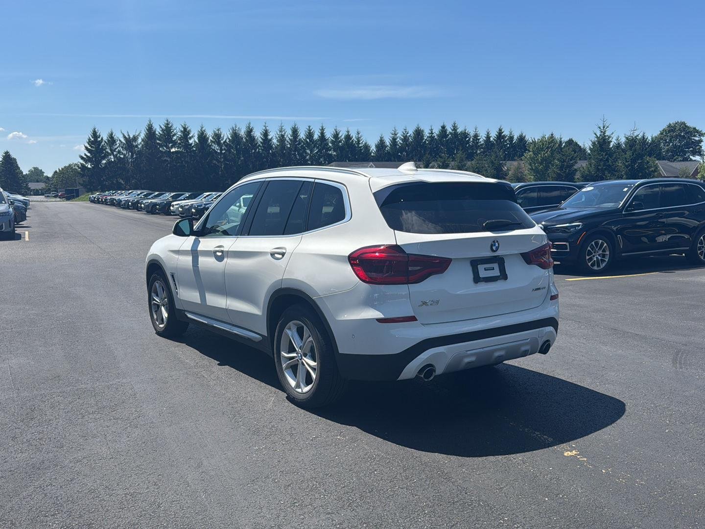 Used 2020 Alpine White BMW xDrive30i image 5