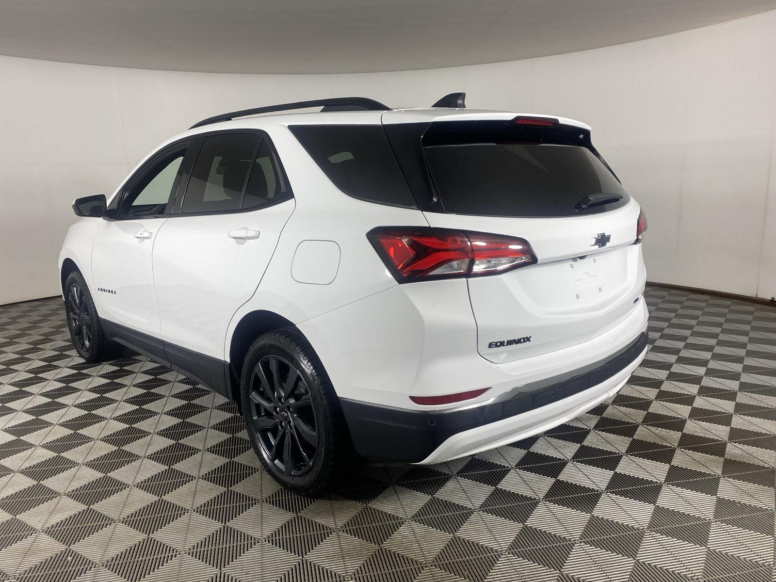Used 2023 Summit White Chevrolet RS image 5