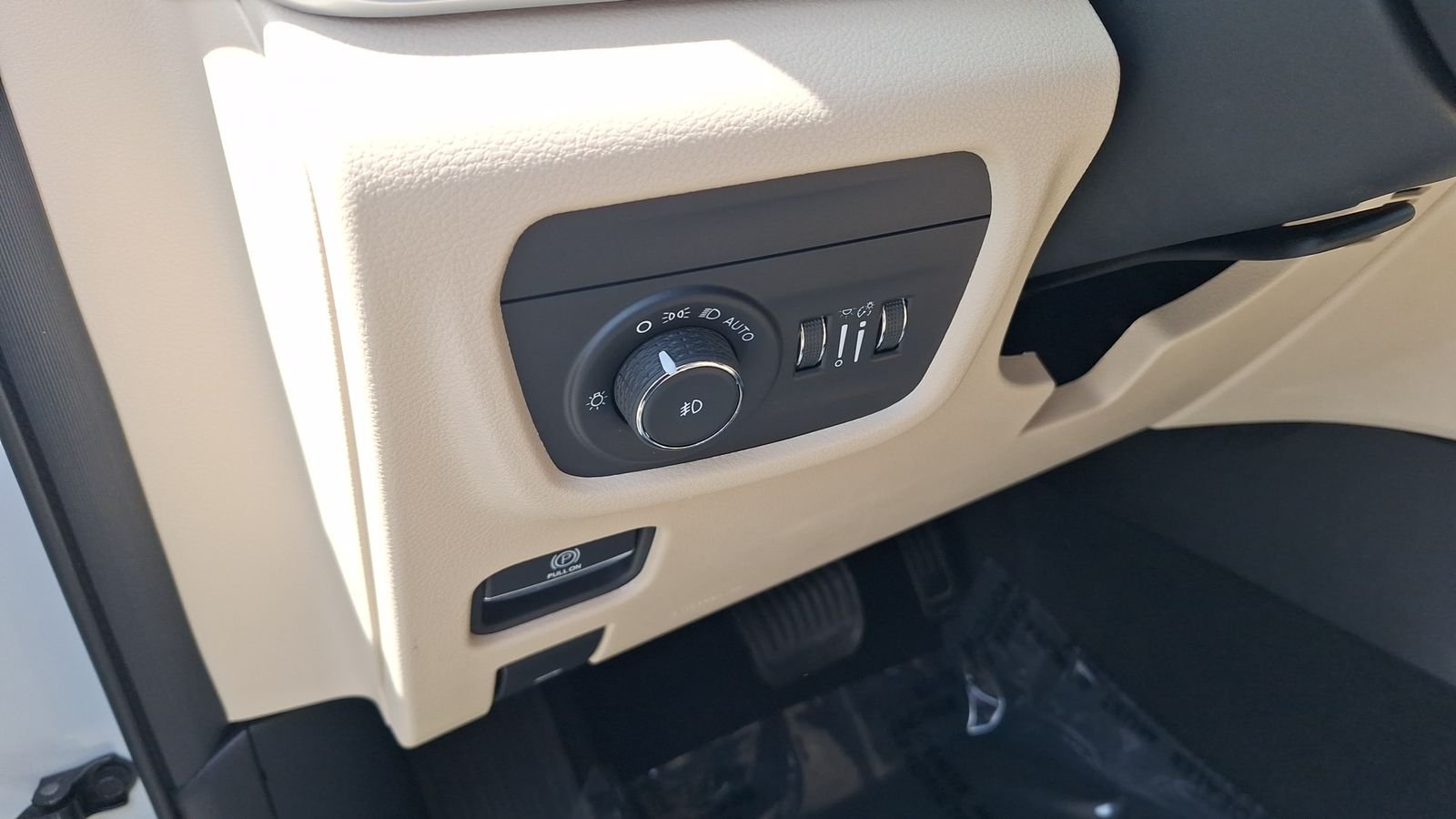 Certified Used 2023 White Jeep Limited image 19