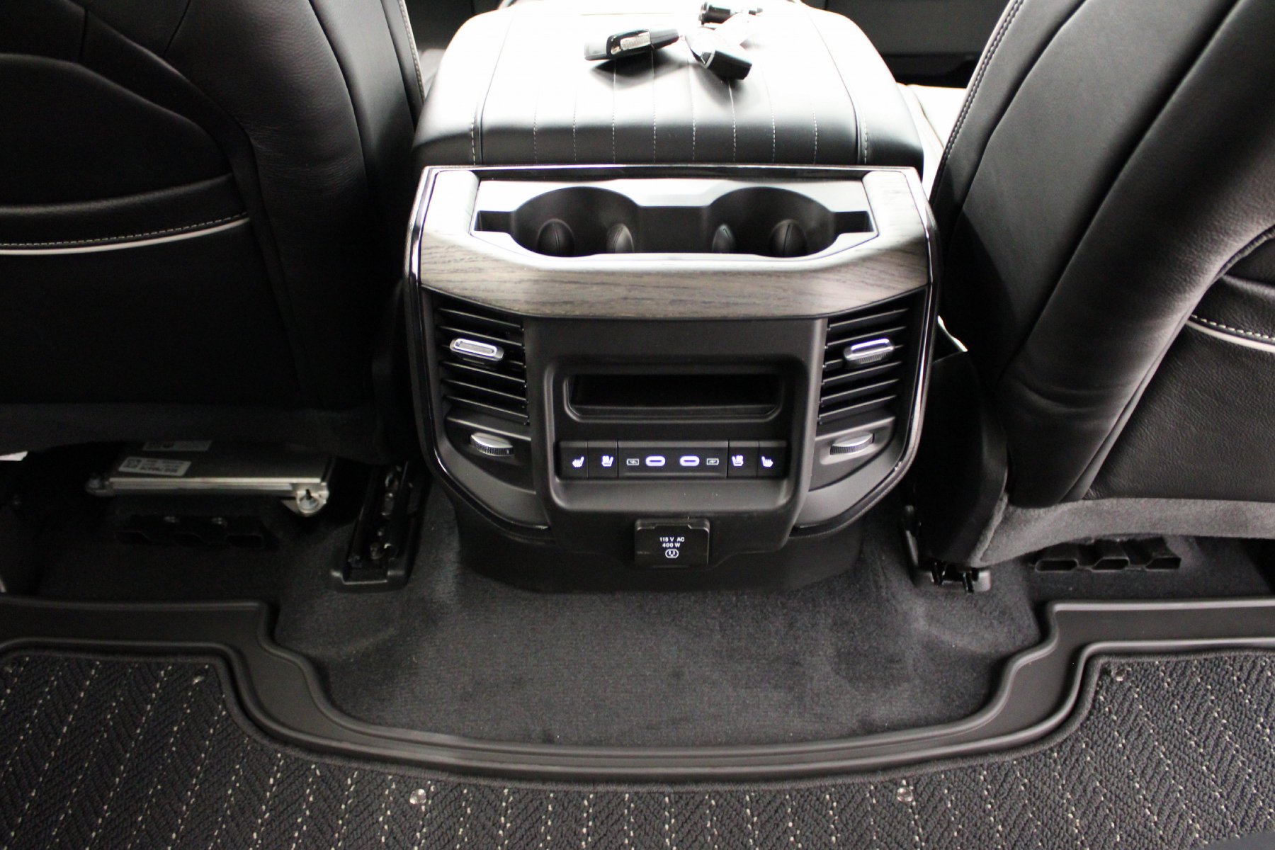 2026 RAM 1500 Limited - Photo 27