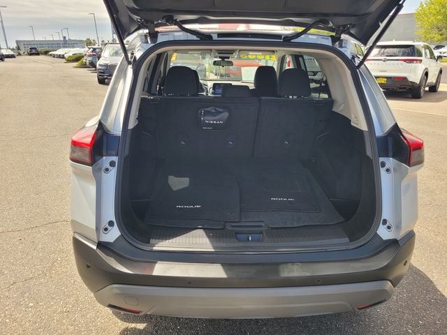 Used 2023 Silver Nissan SV image 11