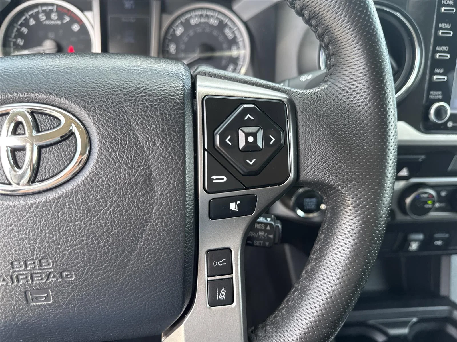 Used 2023 Ice Cap Toyota SR5 V6 image 22