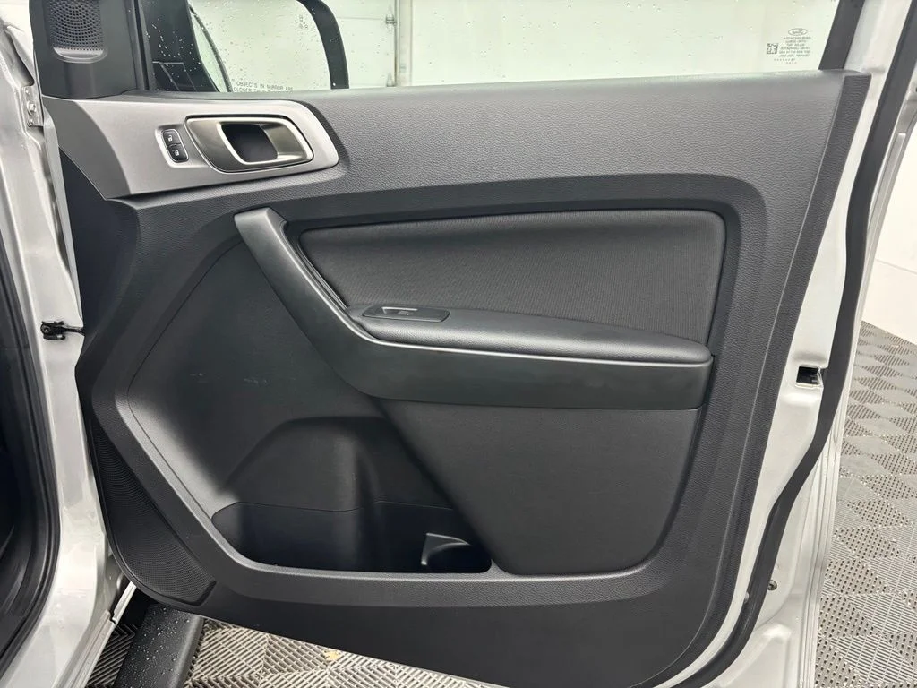 Used 2019 Silver Ford XLT image 27