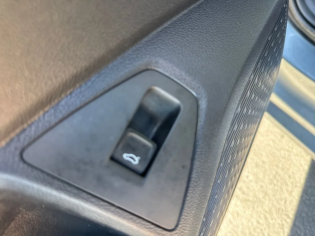 Used 2019 Platinum Gray Metallic Volkswagen 1.4T S image 13