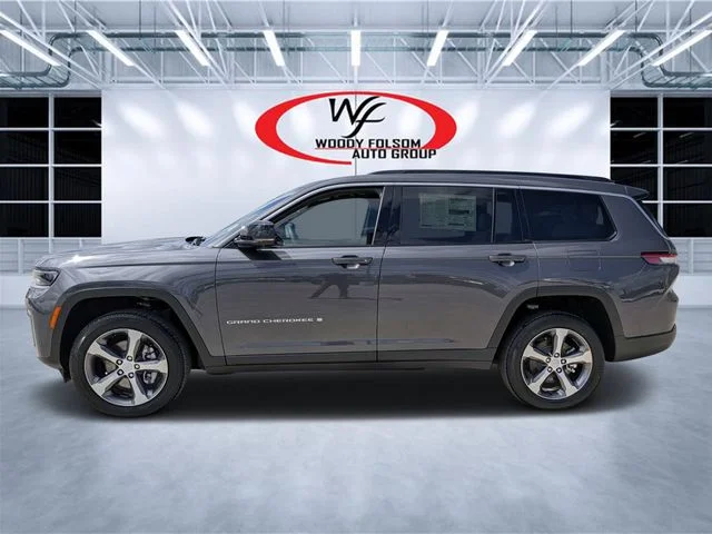 New 2026 Baltic Gray Metallic Clear-Coat Exterior Paint Jeep Limited image 6