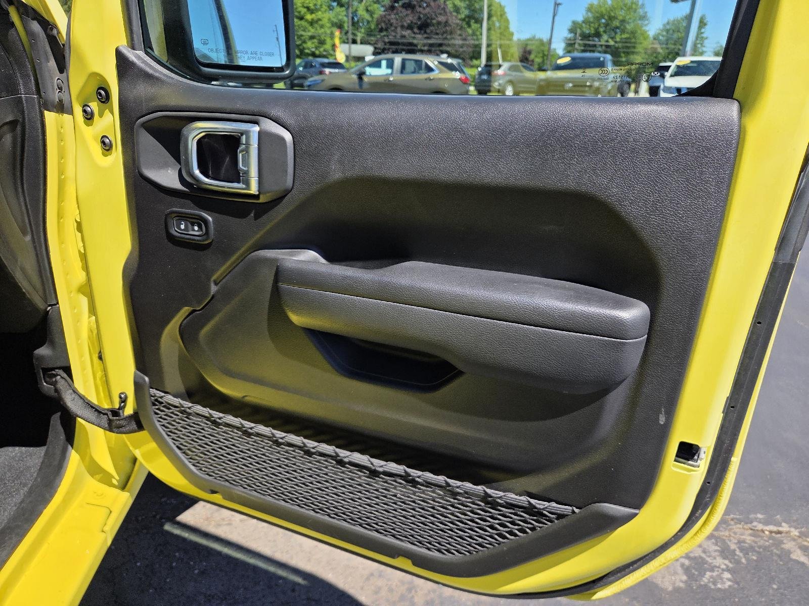 Used 2024 YELLOW JEEP SPOR image 26