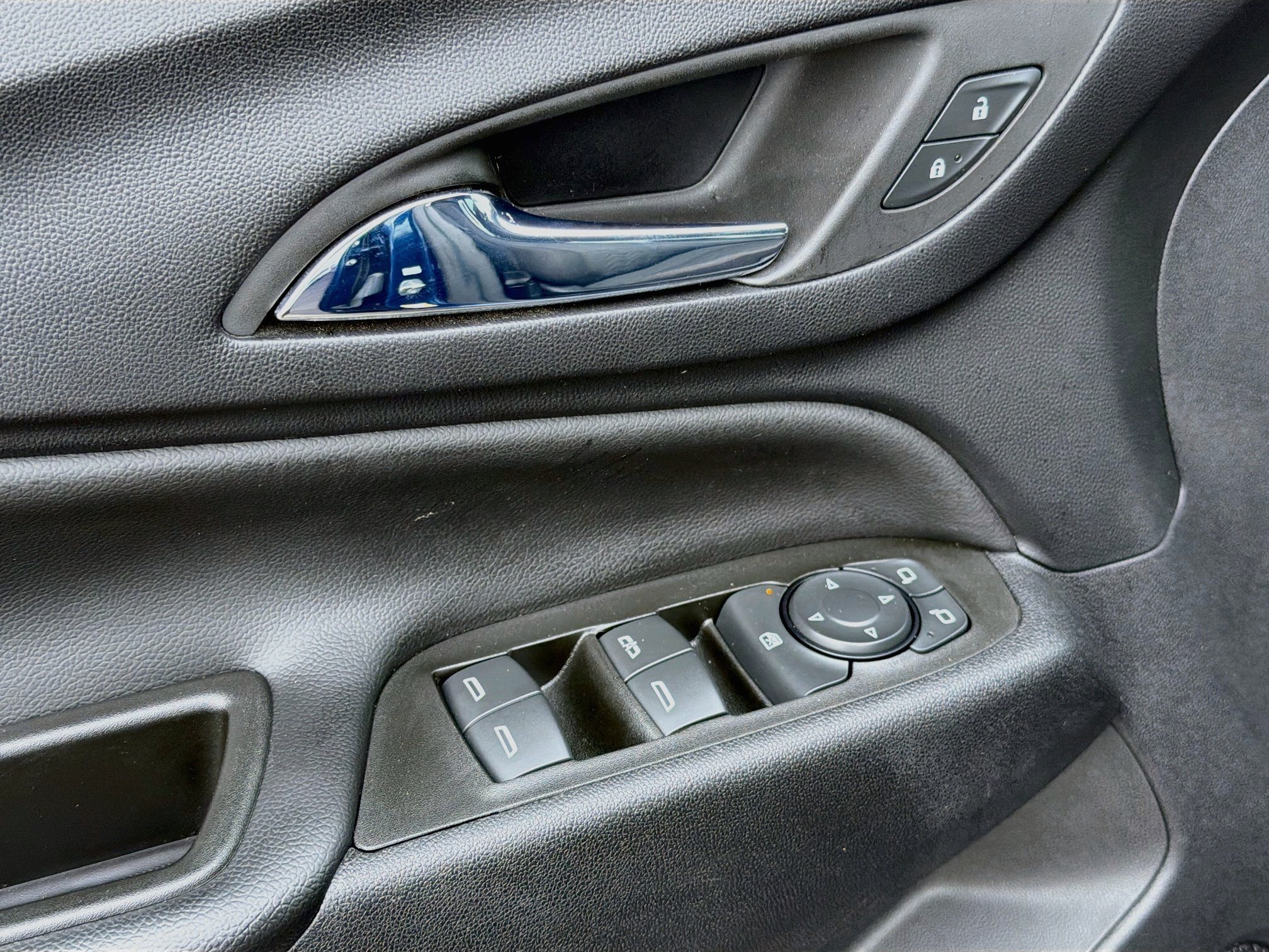 Used 2022 Blue Glow Metallic Chevrolet LT image 23