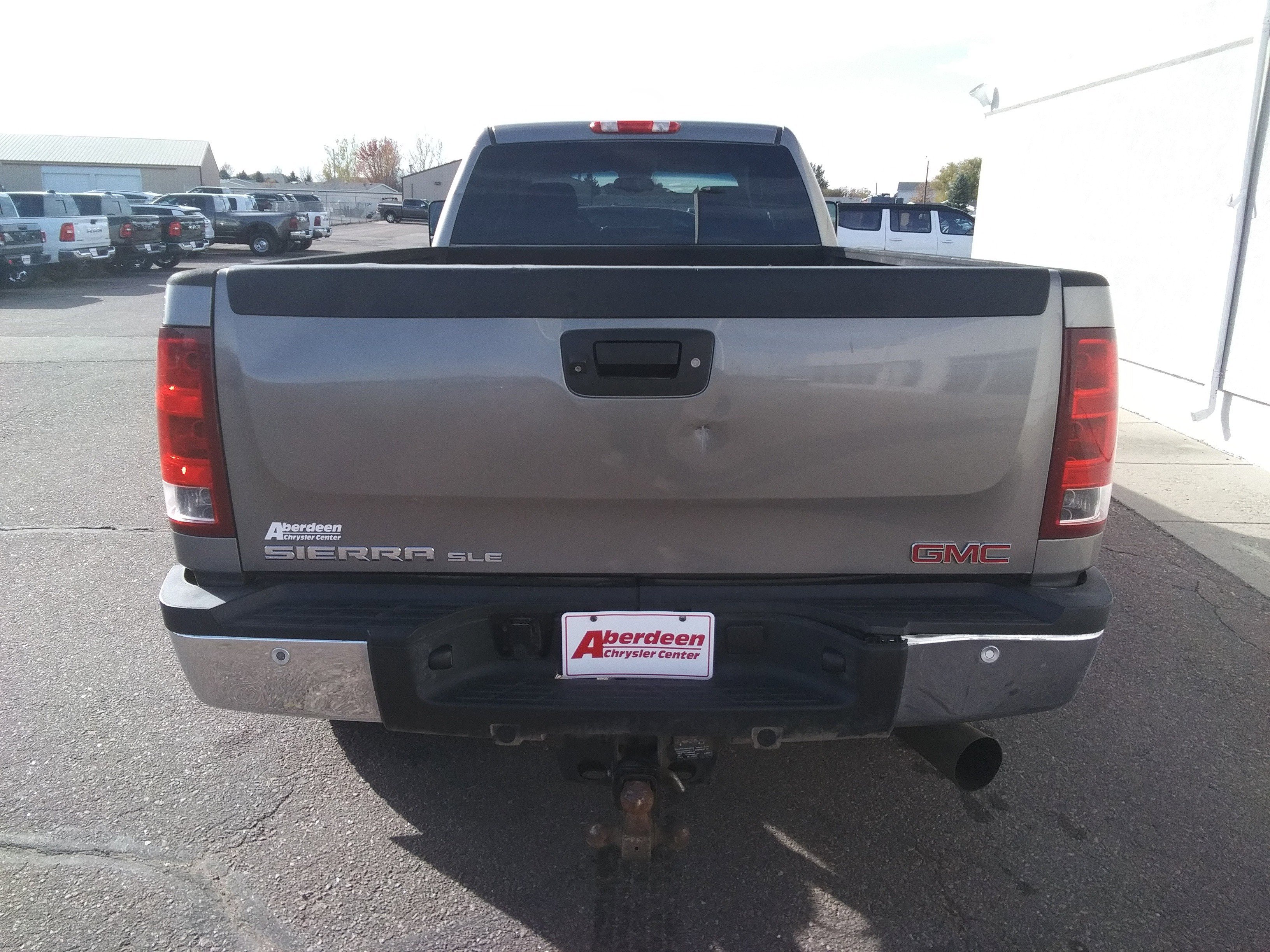 2013 Gmc Sierra SLE photo 2