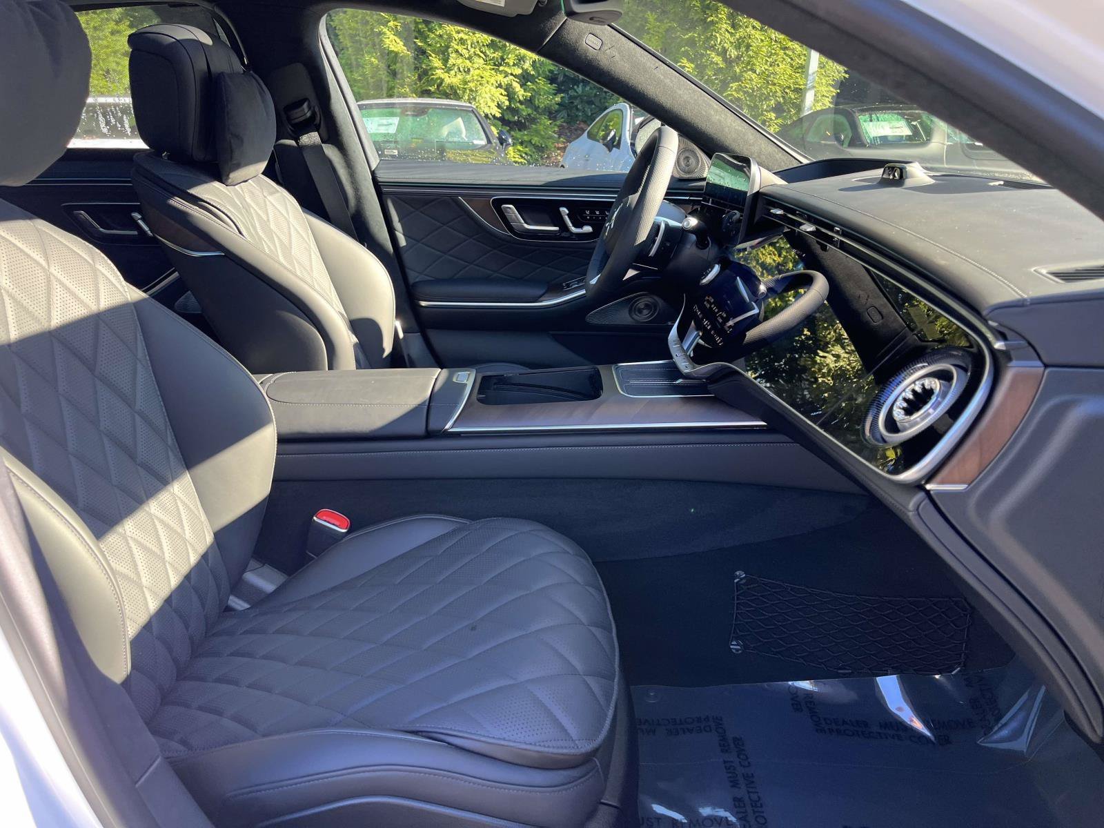 New 2027 MANUFAKTUR Moonlight White Metallic Mercedes-Benz S 580 4MATIC® Sedan image 50
