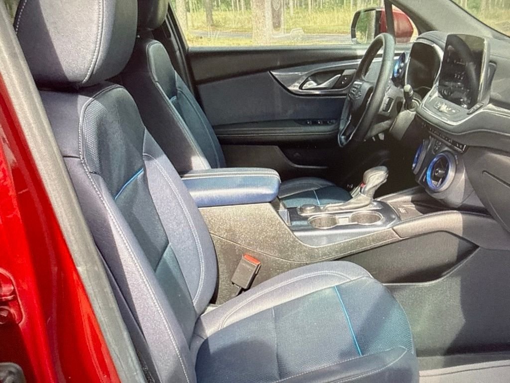 Used 2023 Red Chevrolet RS image 10