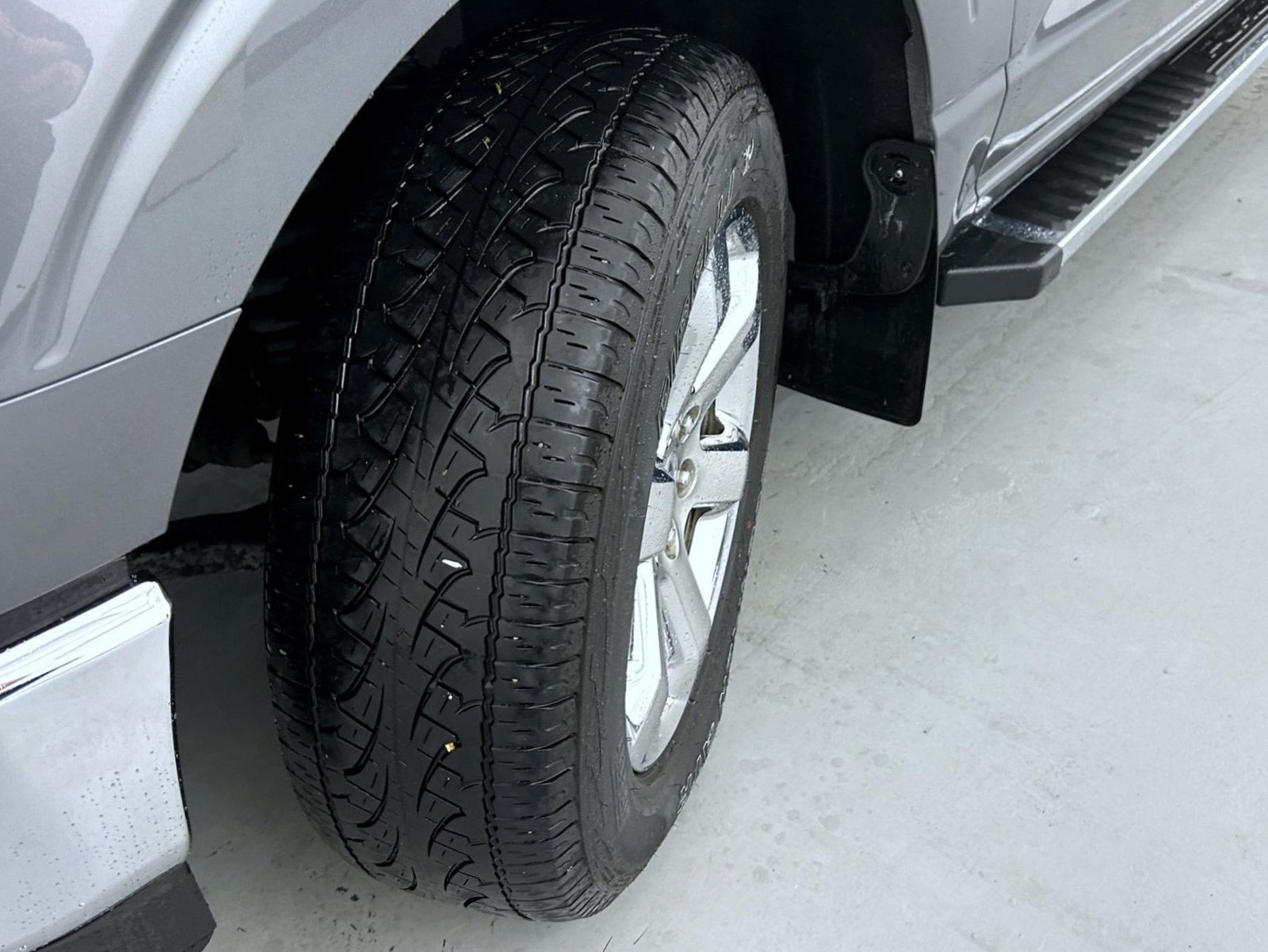 Used 2021 Gray Ford Lariat image 24