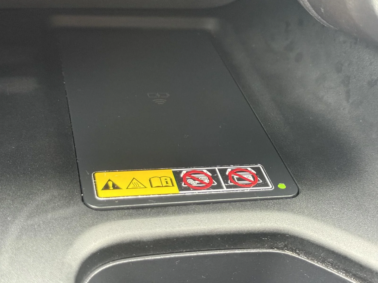 Used 2025 Midnight Black Metallic Toyota XLE image 35