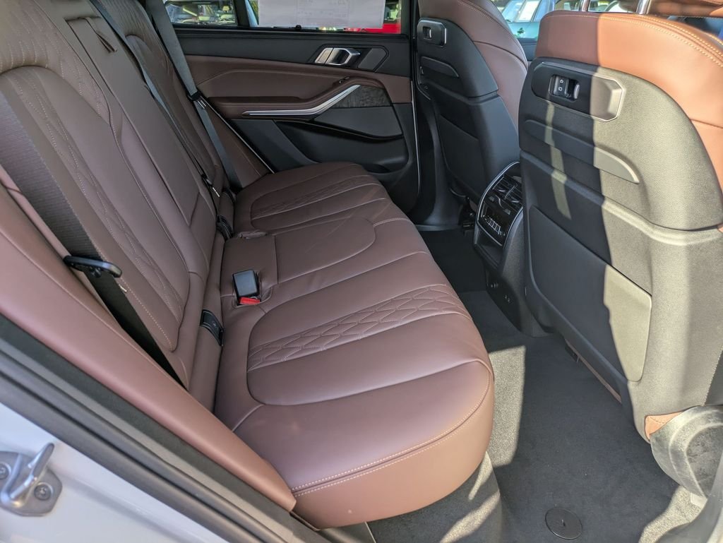New 2026 Alpine White BMW sDrive40i image 25