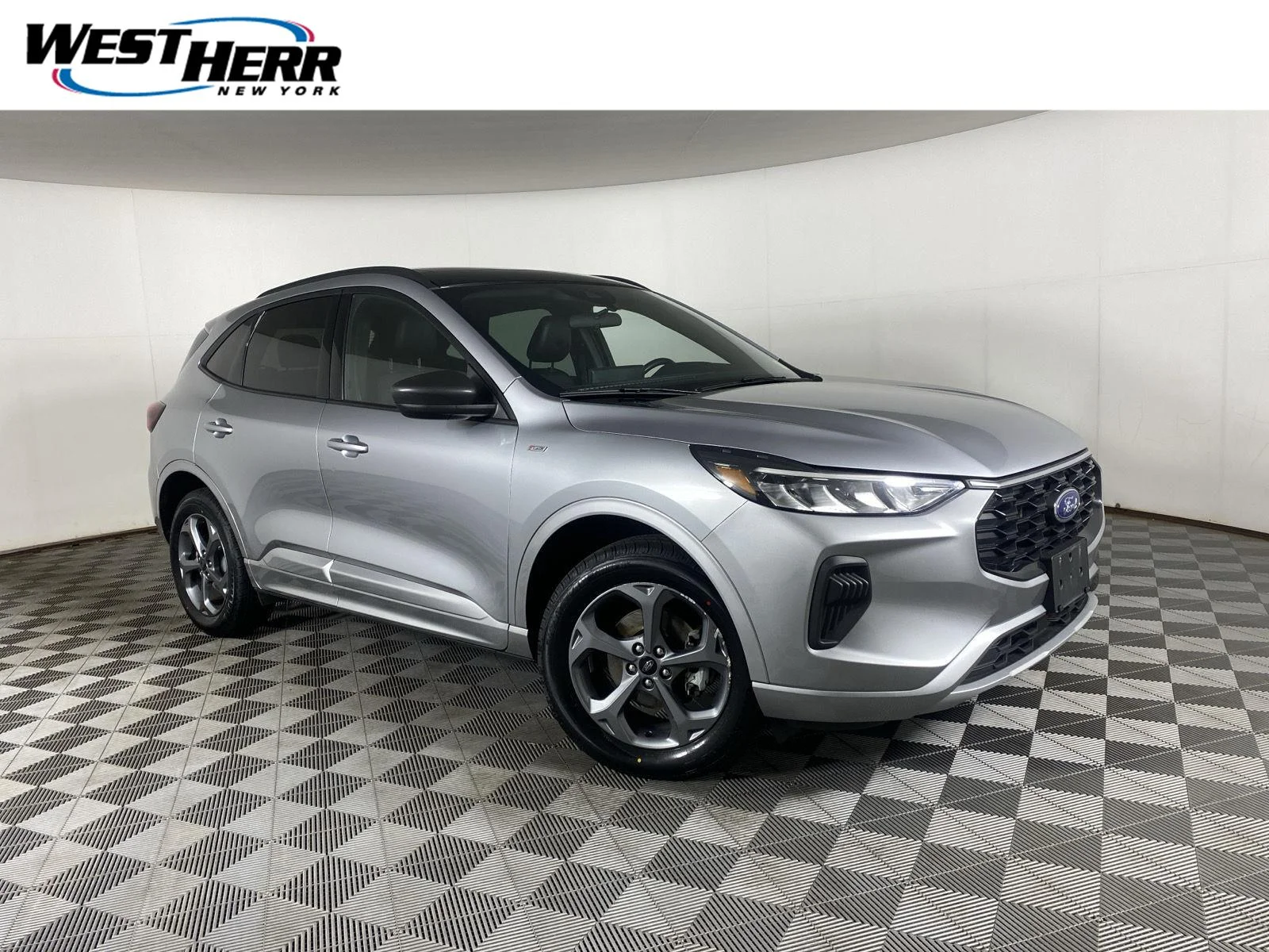 Used 2023 Iconic Silver Metallic Ford ST-Line image 1