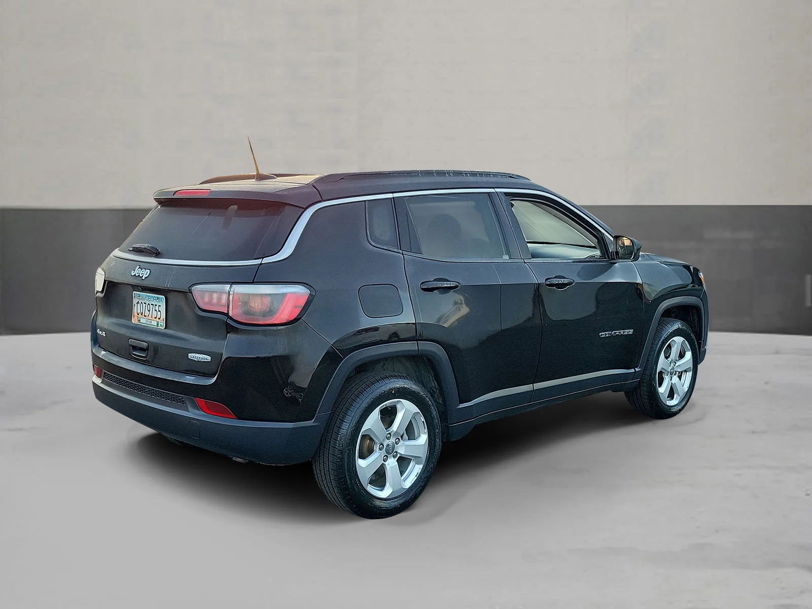 Used 2018 Jeep Compass Latitude with VIN 3C4NJDBB5JT256020 for sale in Cerritos, CA