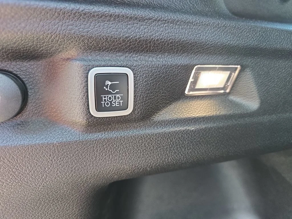 Used 2024 Black Jeep Limited 4x4 image 14