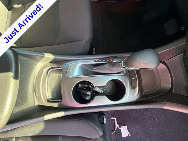 Used 2022 Gray Chevrolet LS image 27