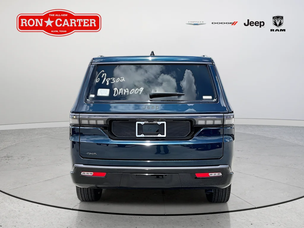 New 2026 Fathom Blue Pearlcoat Jeep Limited Reserve image 4