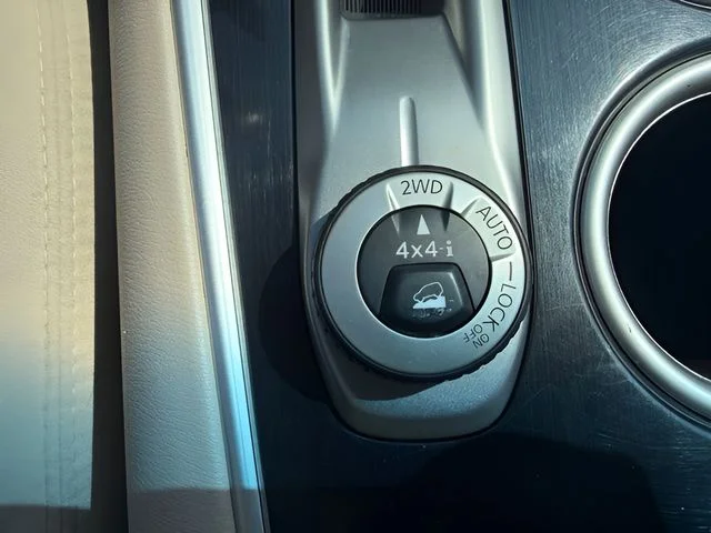 Used 2015 Blue Nissan SV image 26
