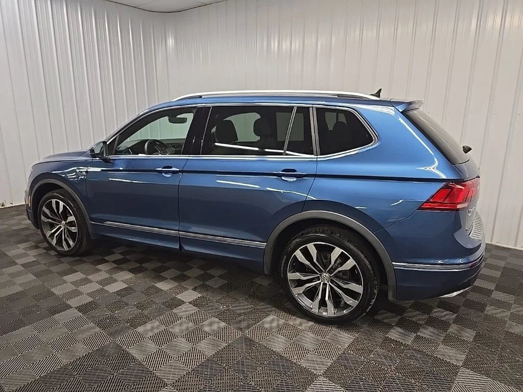 Used 2020 Blue Volkswagen 2.0T SEL Premium R-Line image 4