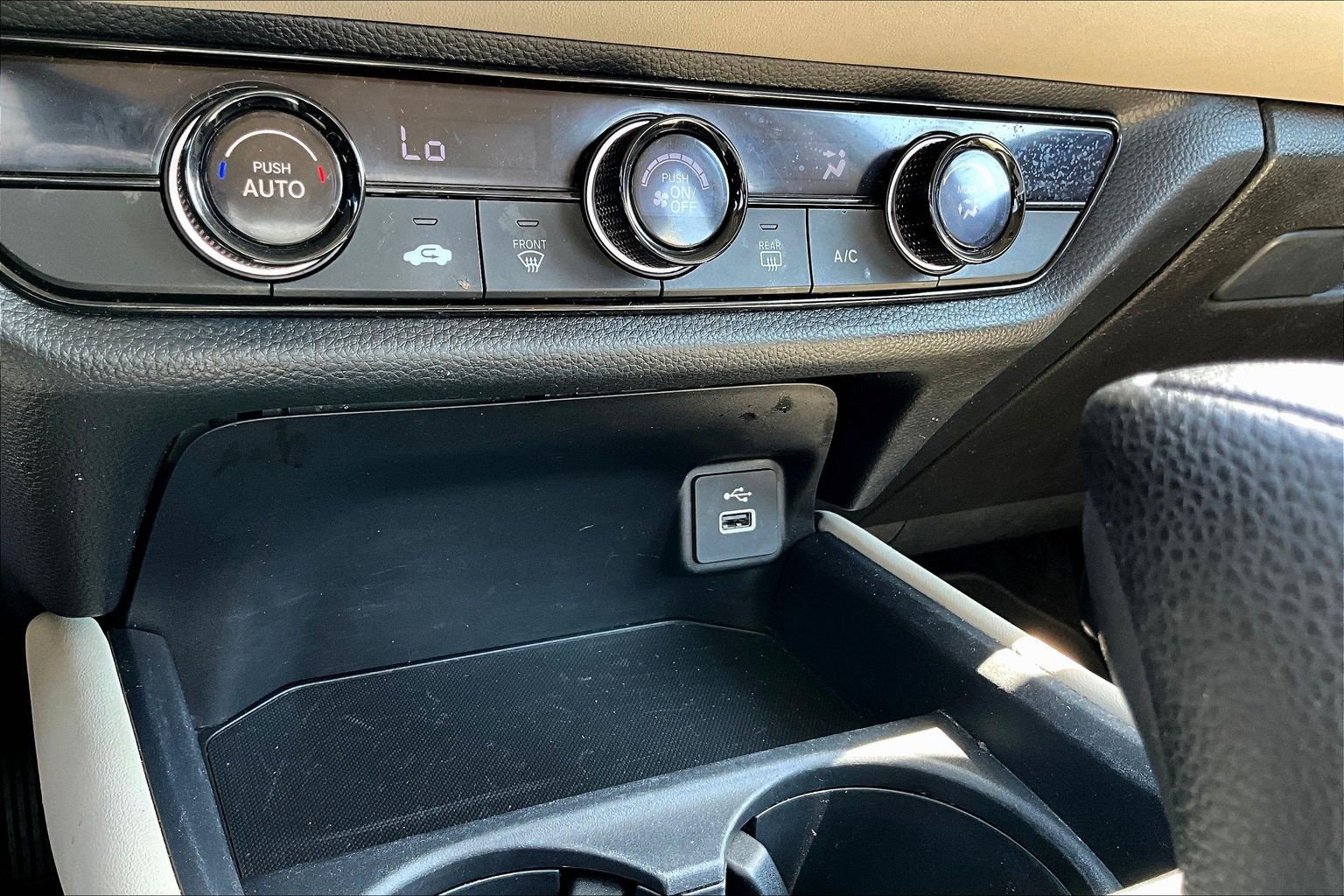 Used 2024  Honda LX image 13