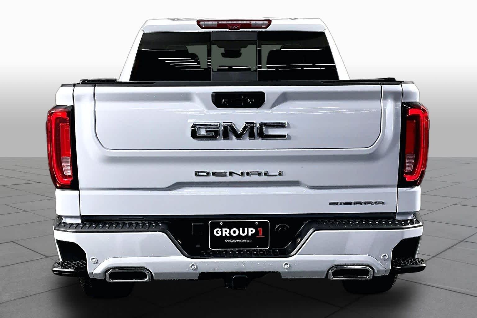 Used 2026 Glacier White Tricoat GMC Denali Ultimate image 5