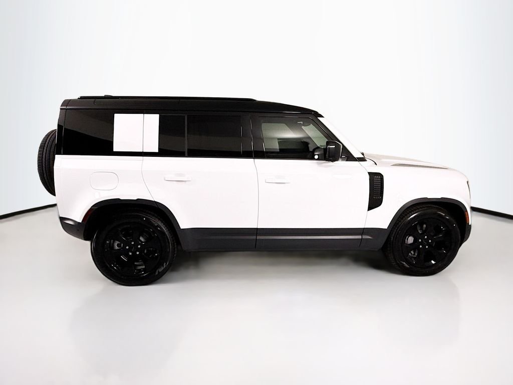 Used 2026 Fuji White Land Rover S image 4