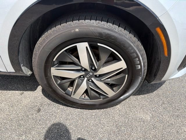 Used 2021 Silver Kia EX image 11