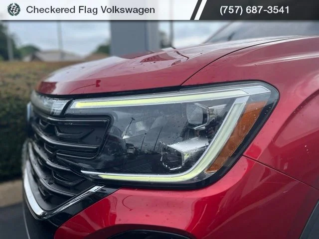 Used 2024 Aurora Red Metallic Volkswagen 2.0T SE w/Technology image 11
