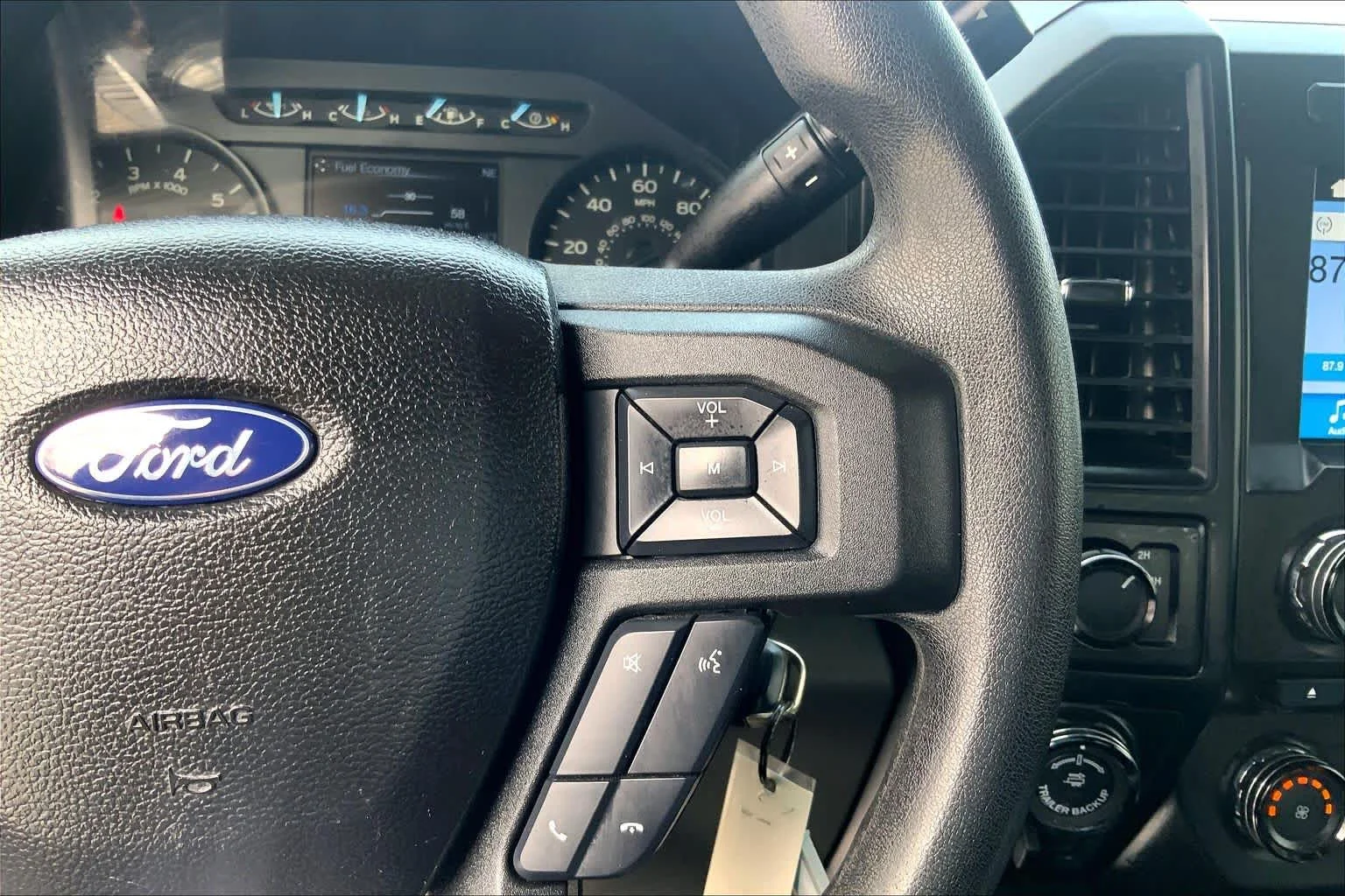 Used 2018 Oxford White Ford XL image 25
