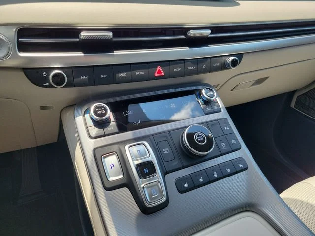 Used 2024 White Hyundai Calligraphy image 25