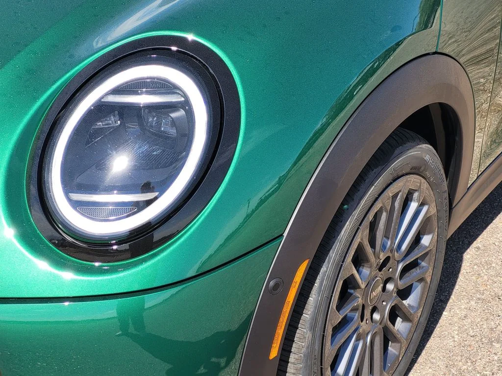 New 2027 British Racing Green Iv Met MINI Cooper C image 5