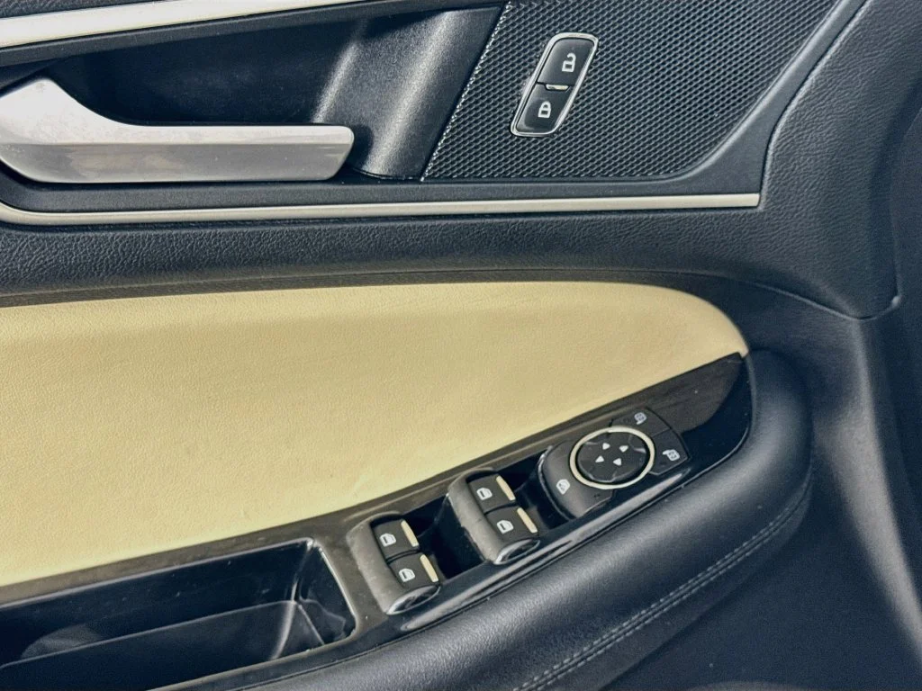Used 2018 Red Ford SEL image 21