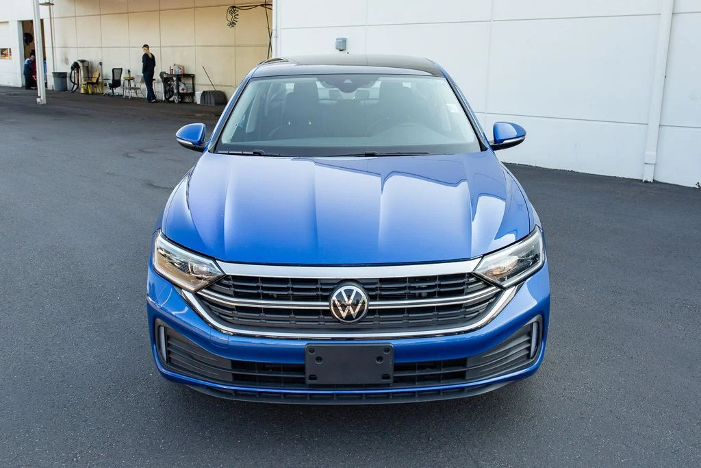Used 2023 Blue Metallic Volkswagen 1.5T SEL image 4