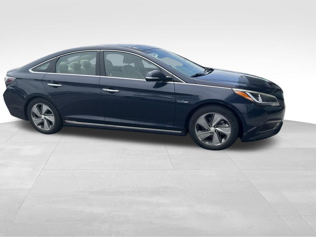 Used 2017 Blue Hyundai Limited image 16