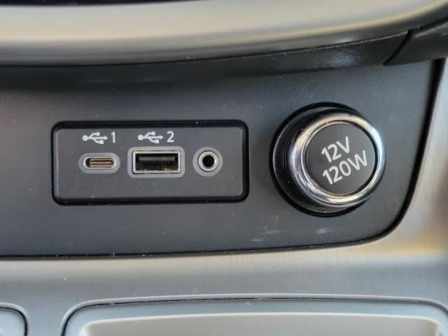 Used 2023  Nissan SL image 30