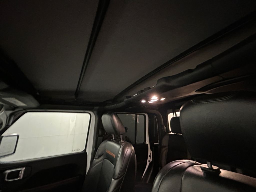 Used 2022 White Jeep Mojave image 25