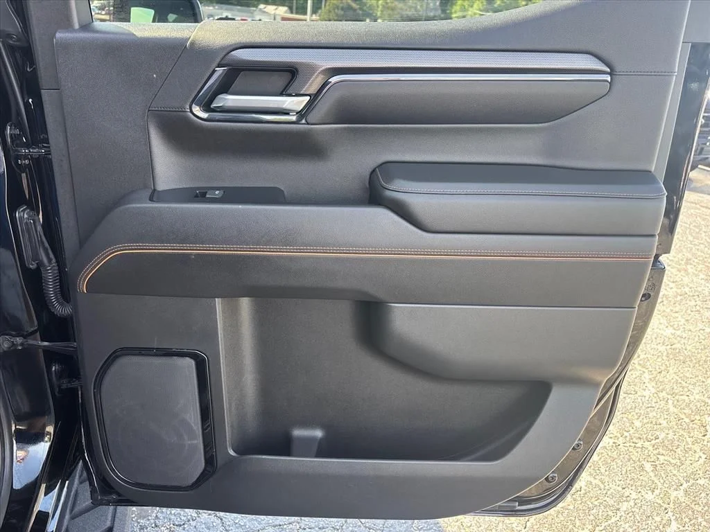 Used 2022 Black GMC AT4 image 16