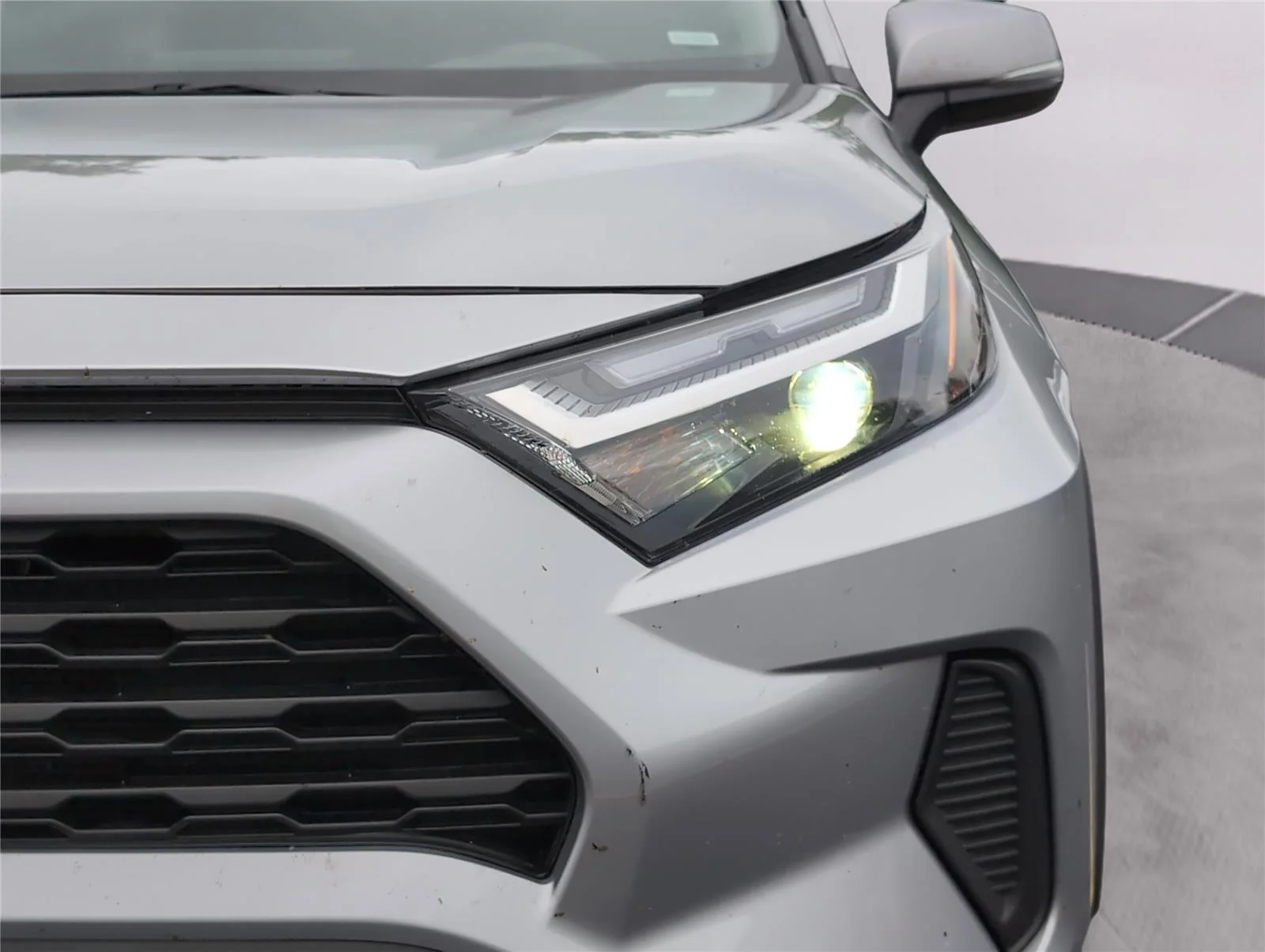 Used 2024 Silver Sky Metallic Toyota XLE image 35