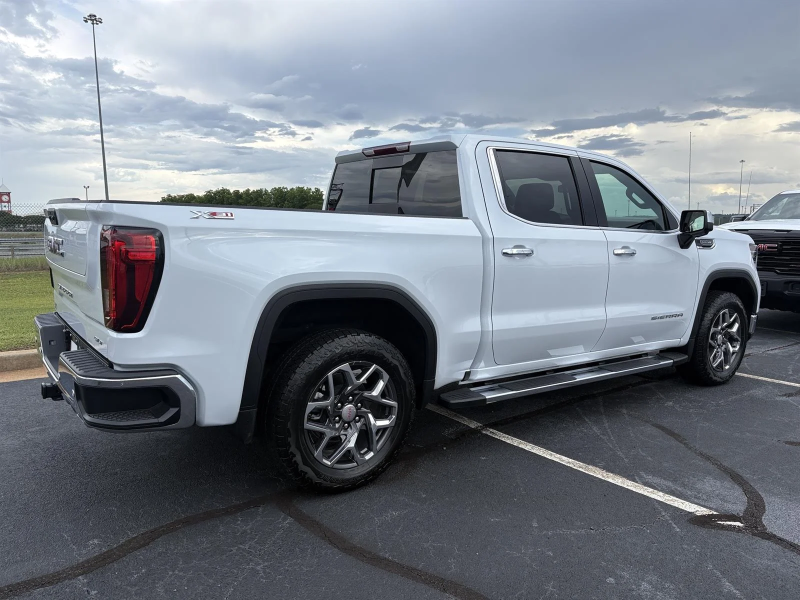 Used 2026 Glacier White Tricoat GMC SLT image 7