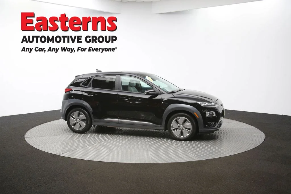 Used 2021 Black Hyundai Ultimate image 45