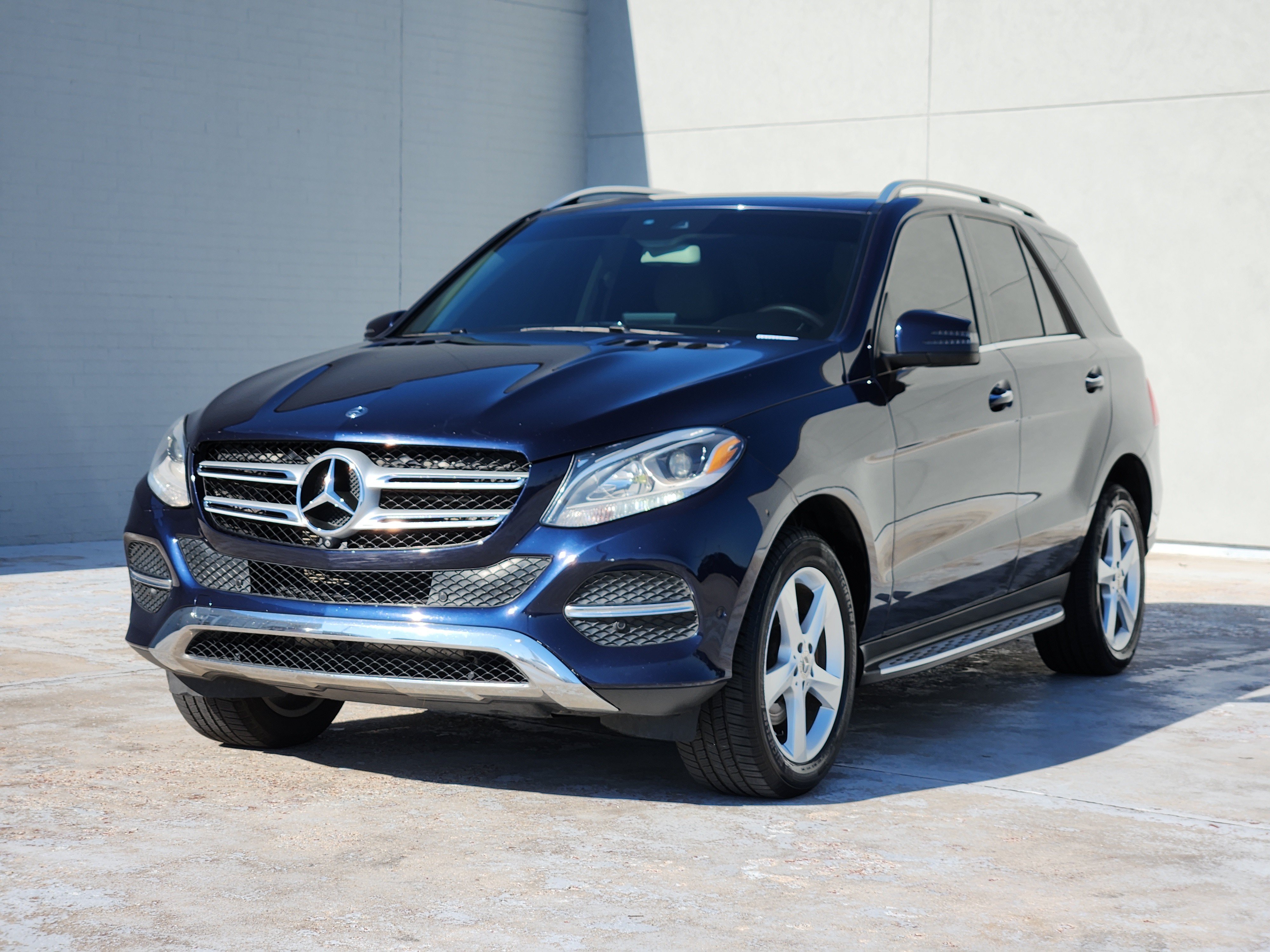 Used 2017 Lunar Blue Metallic Mercedes-Benz GLE 350 image 3