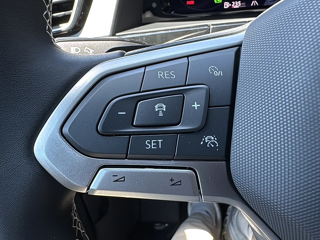 New 2026 Avocado Green Pearl Volkswagen 2.0T SE w/Technology FWD image 21