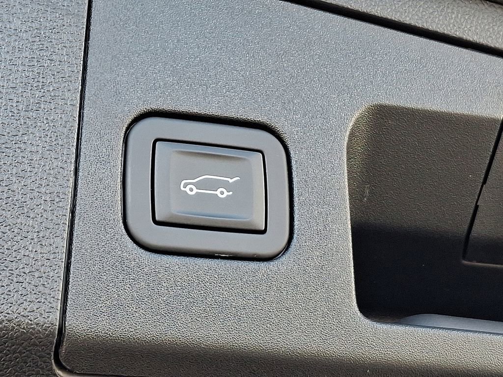 2025 Cadillac XT4 Premium Luxury - Photo 30