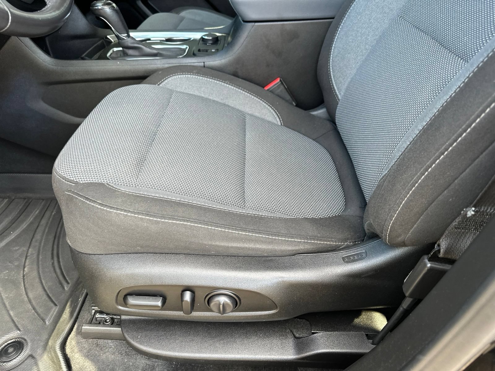 Used 2019 MOSAIC BLACK METALLIC Chevrolet LT Cloth image 20