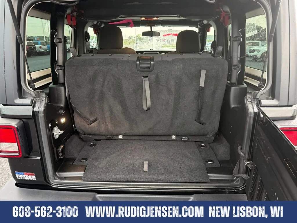 Used 2019 Black Jeep Sport S image 22