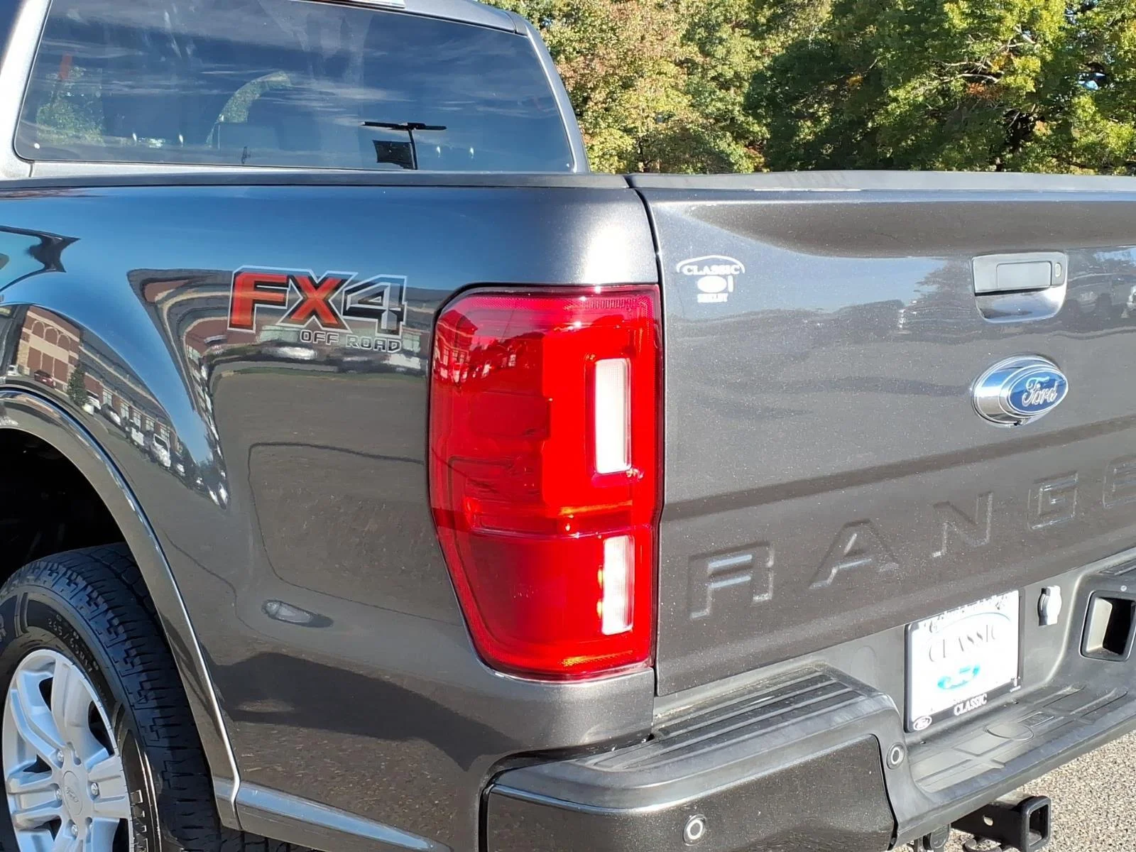 Used 2019 Magnetic Metallic Ford XLT image 18