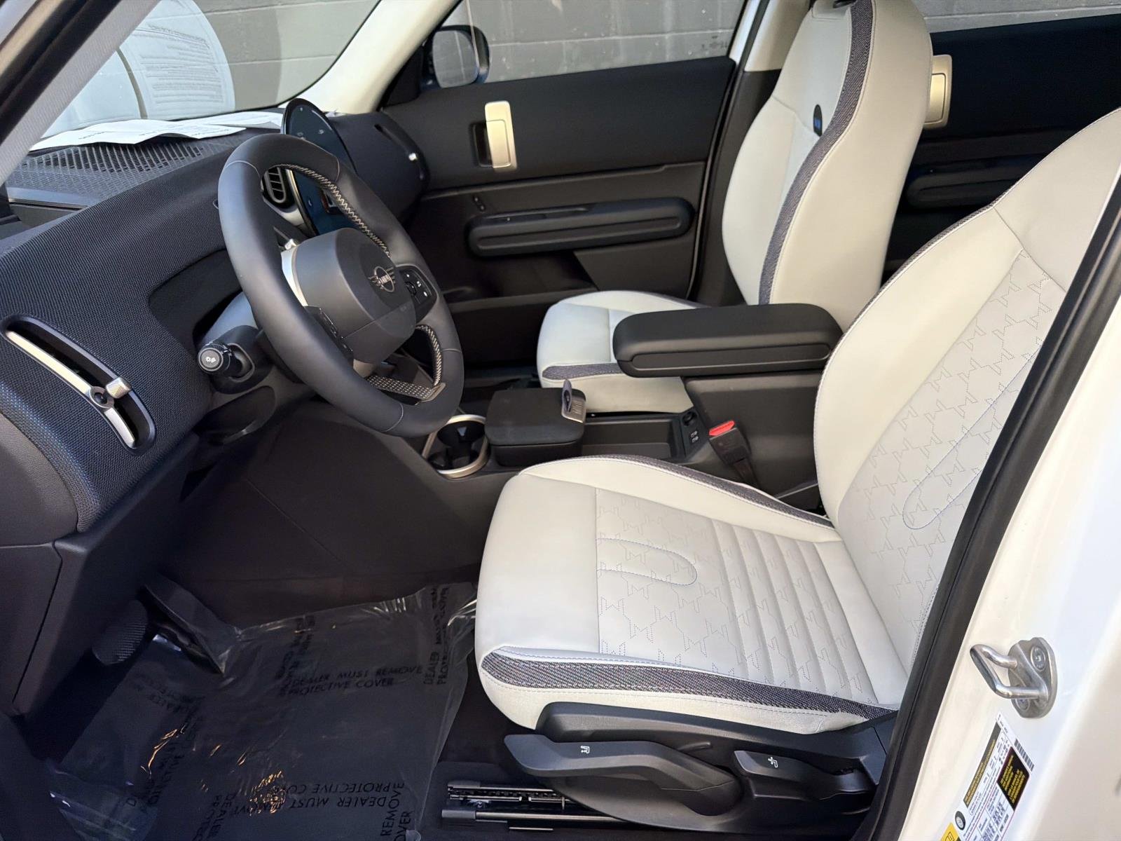 Used 2025 Nanuq White Metallic MINI SE ALL4 image 14