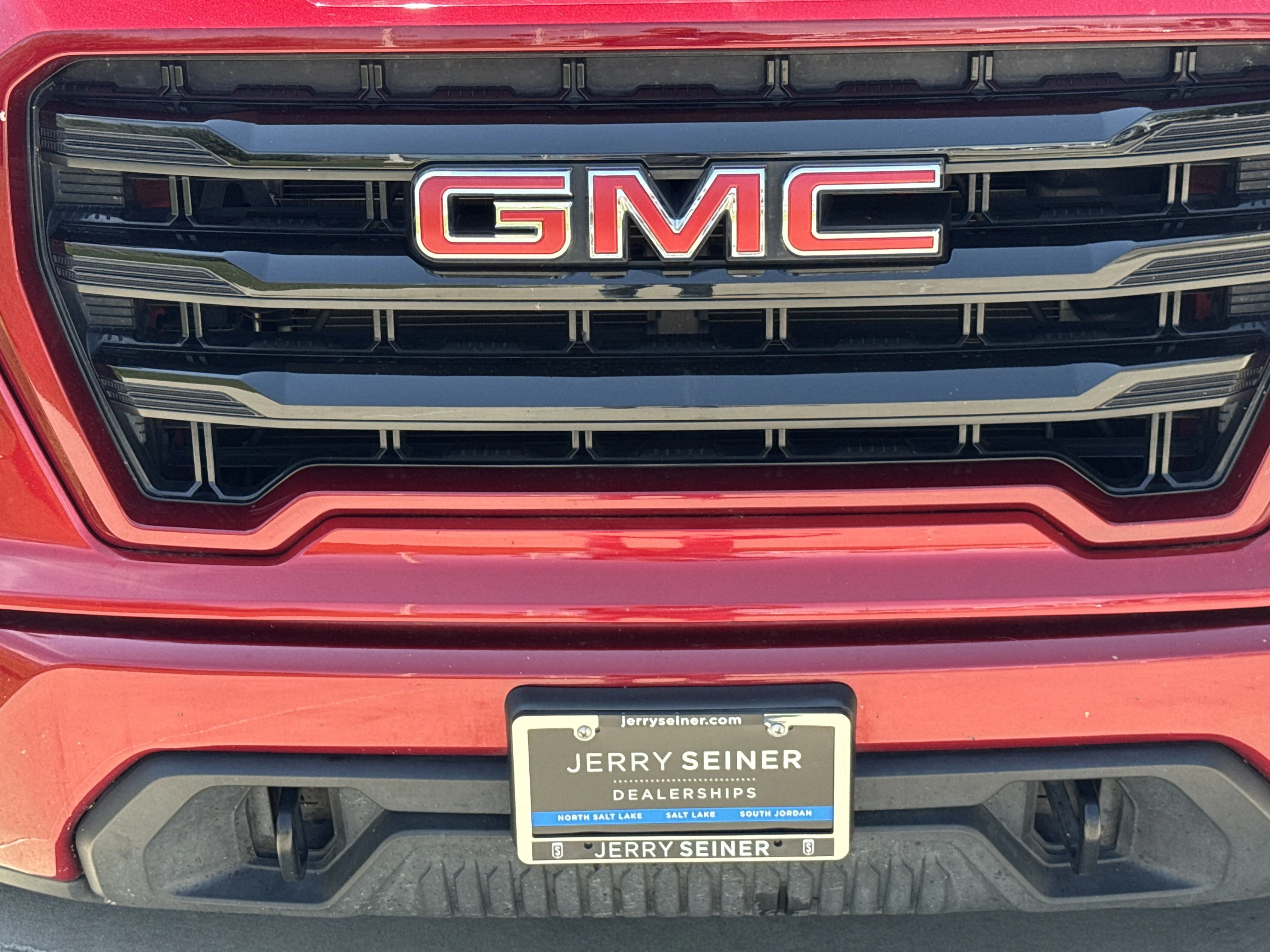 Used 2021 Cayenne Red Tintcoat GMC Elevation image 10